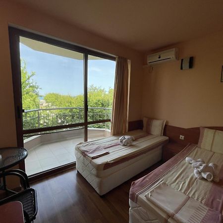 Hotel Vega クラネヴォ エクステリア 写真