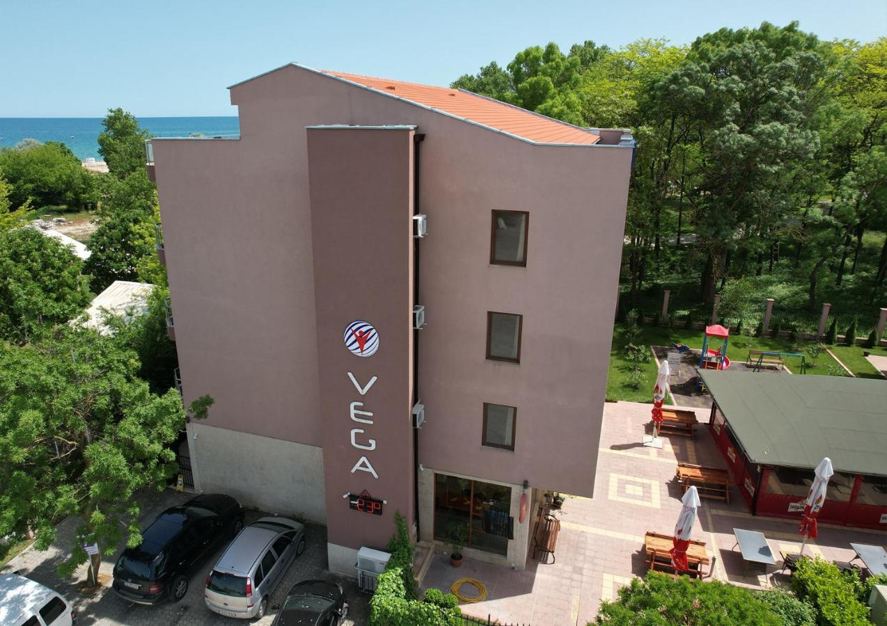 Hotel Vega クラネヴォ エクステリア 写真