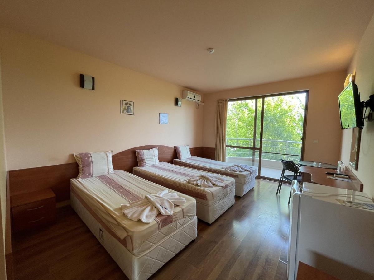 Hotel Vega クラネヴォ エクステリア 写真
