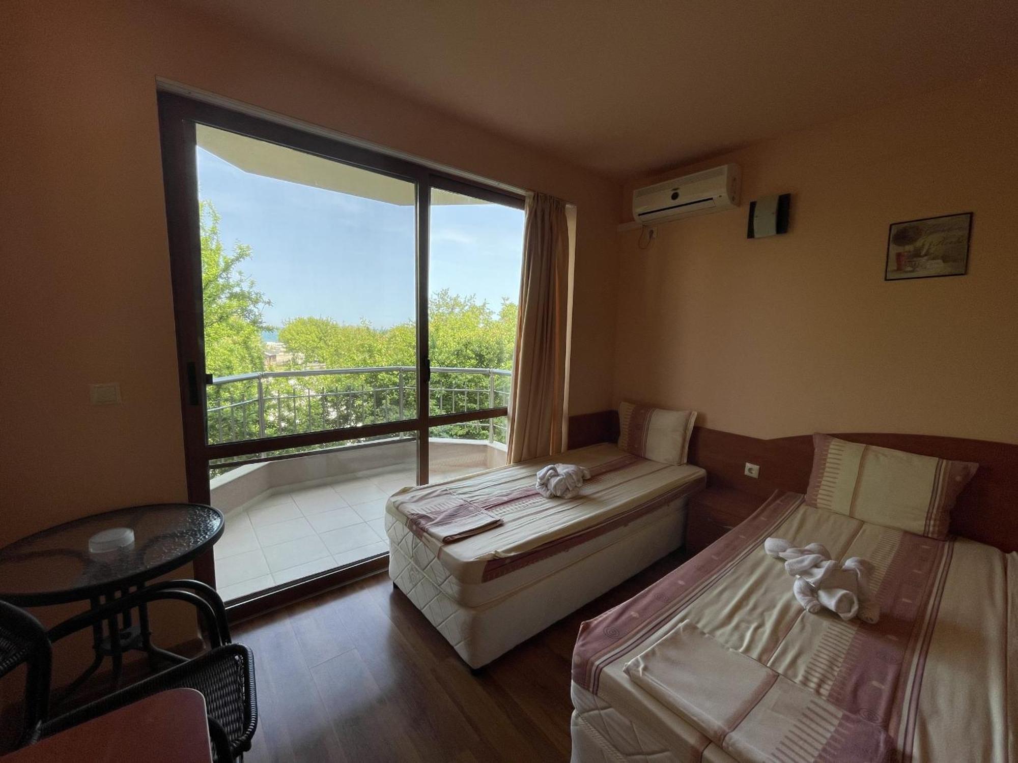 Hotel Vega クラネヴォ エクステリア 写真